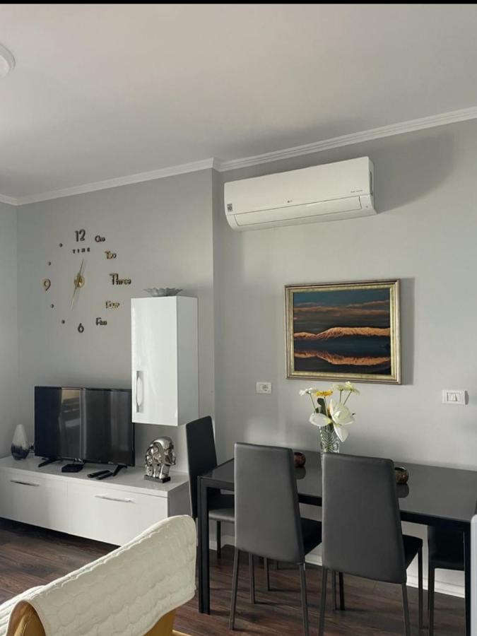Kelvi'S Apartment Поградец Екстериор снимка